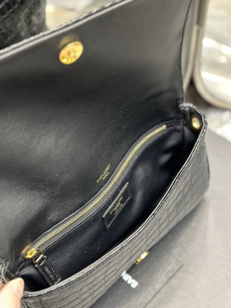 Handbags SAINT LAURENT 604276 size 26x13.5x4.5 cm