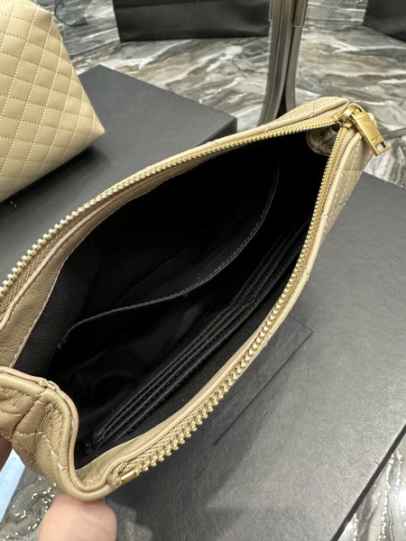 Handbags SAINT LAURENT 733955 size 23×17×5 cm