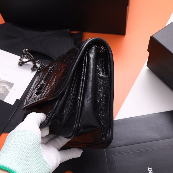 Handbags SAINT LAURENT 533037 size 22x16.5x12 cm