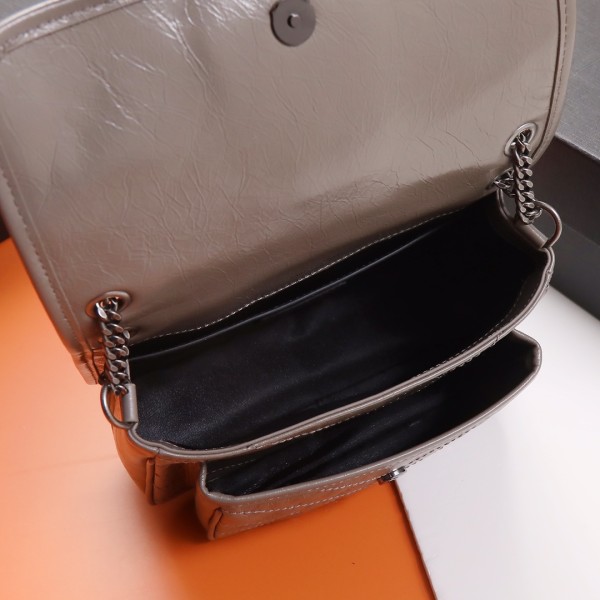 Handbags SAINT LAURENT 533037 size 22x16.5x12 cm