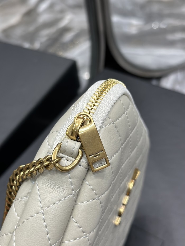 SAINT LAURENT GABY Quilting Sheepskin Shoulder Bag, Crossbody Bag Regular Women's White 733667-1EL07-9207 size 18*3.5*13 cm