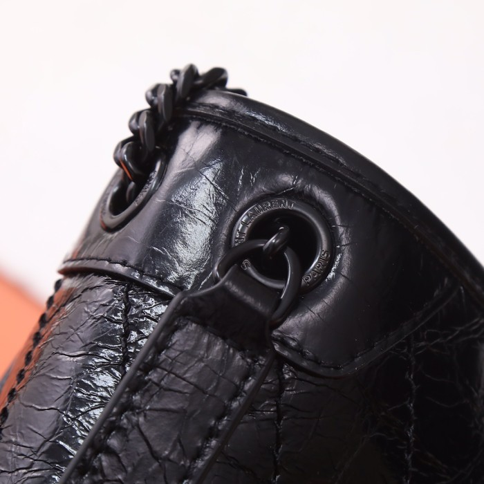 Handbags SAINT LAURENT 533037 size 22x16.5x12 cm