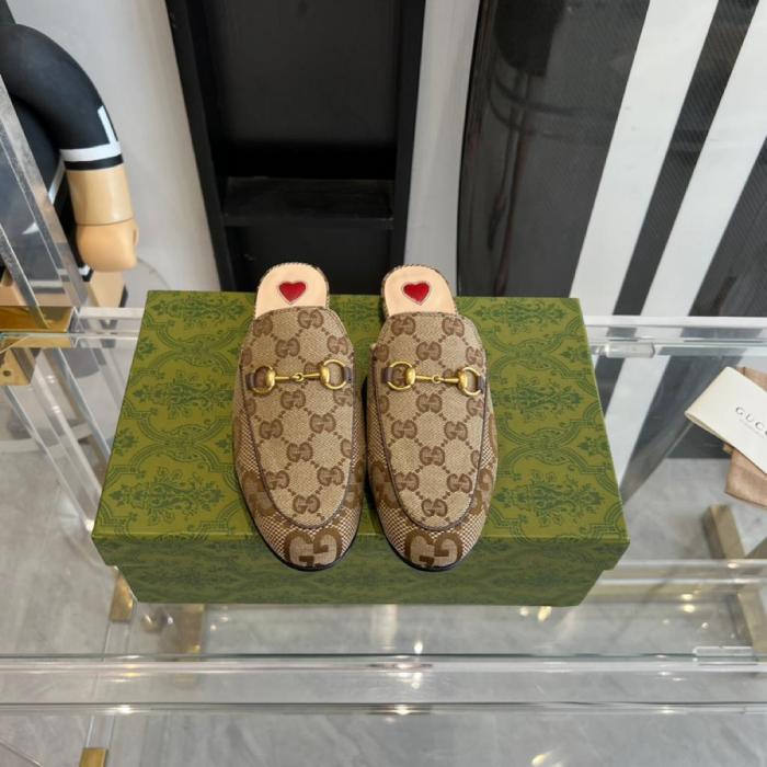 Gucci Women's PRINCETOWN JUMBO GG Slippers Camel and ebony canvas