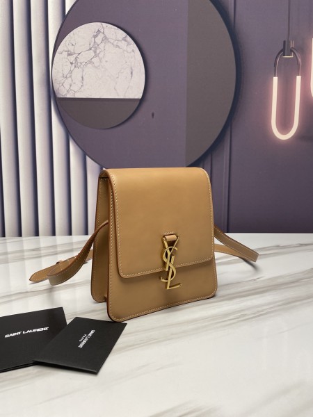 Handbags SAINT LAURENT 668809  size 16×18x6 cm