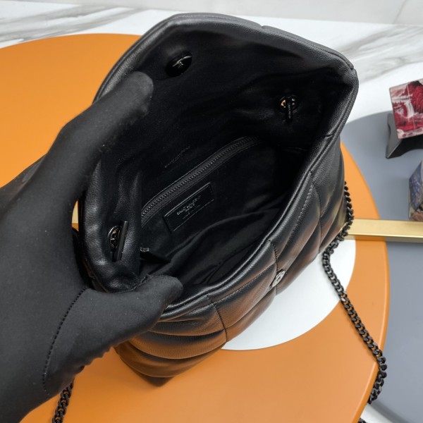 Handbags SAINT LAURENT 620333  size 23×15.5×8.5 cm