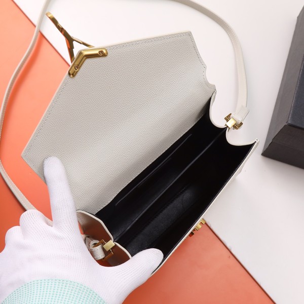 Handbags SAINT LAURENT 602716 size 20×16×7.5 cm