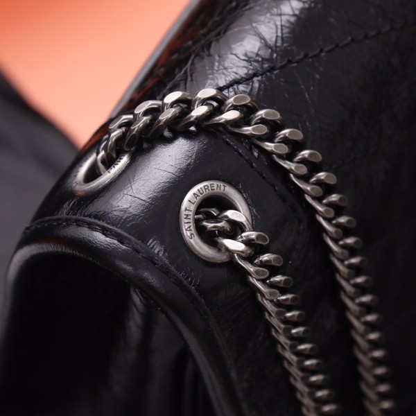 Handbags SAINT LAURENT 533037 size 22x16.5x12 cm