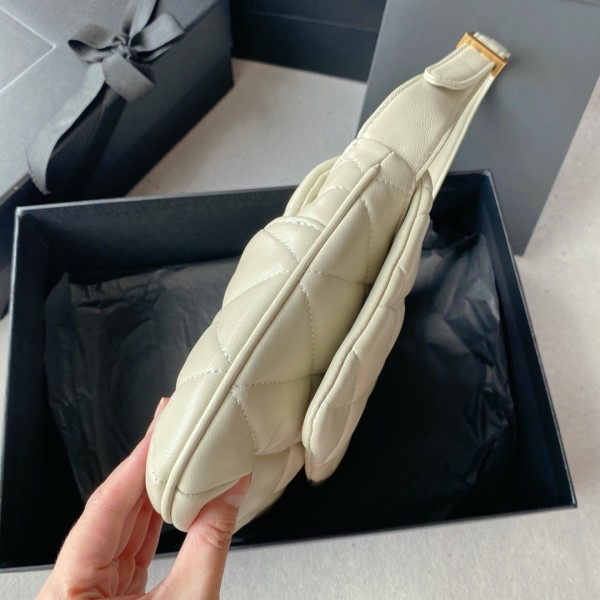 Handbags SAINT LAURENT 698567 size 24 *18 *5.5 cm