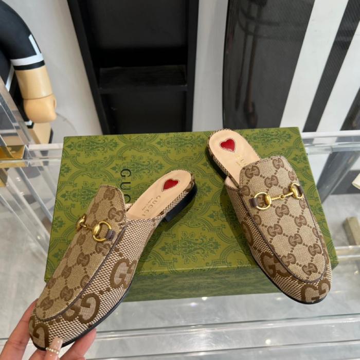 Gucci Women's PRINCETOWN JUMBO GG Slippers Camel and ebony canvas