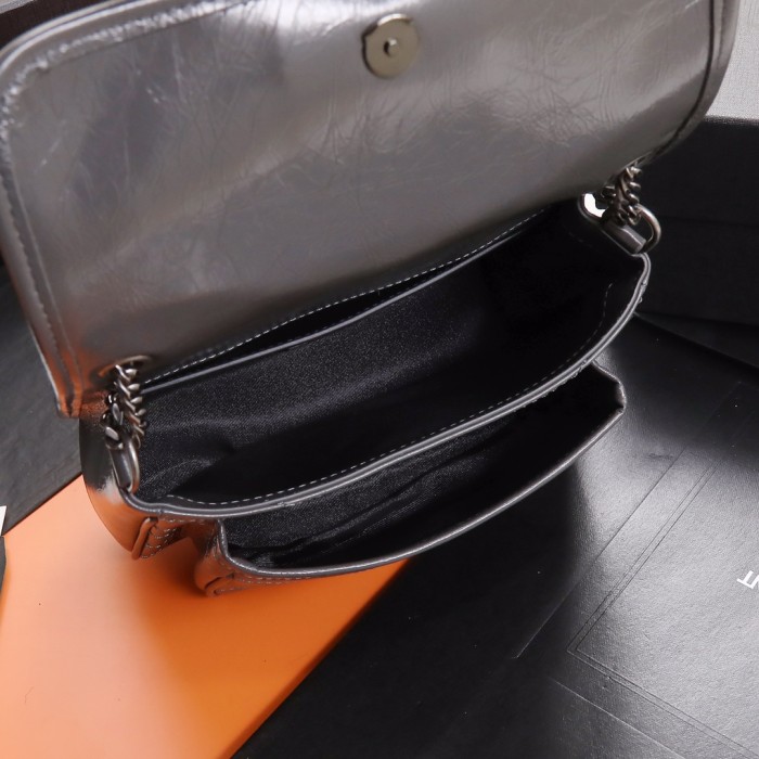 Handbags SAINT LAURENT 533037 size 22x16.5x12 cm