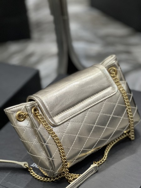 Handbags SAINT LAURENT 672738 size 18x13x6 cm