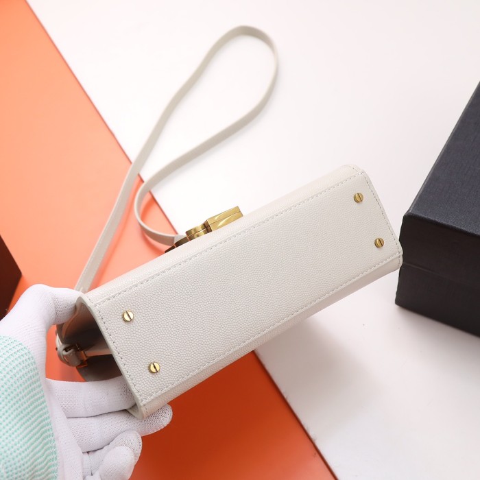 Handbags SAINT LAURENT 602716 size 20×16×7.5 cm