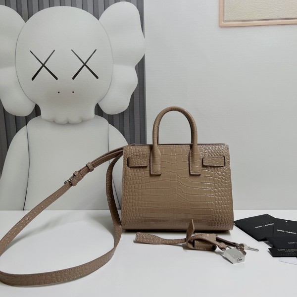 Handbags SAINT LAURENT 392035 size 21*15*10 cm