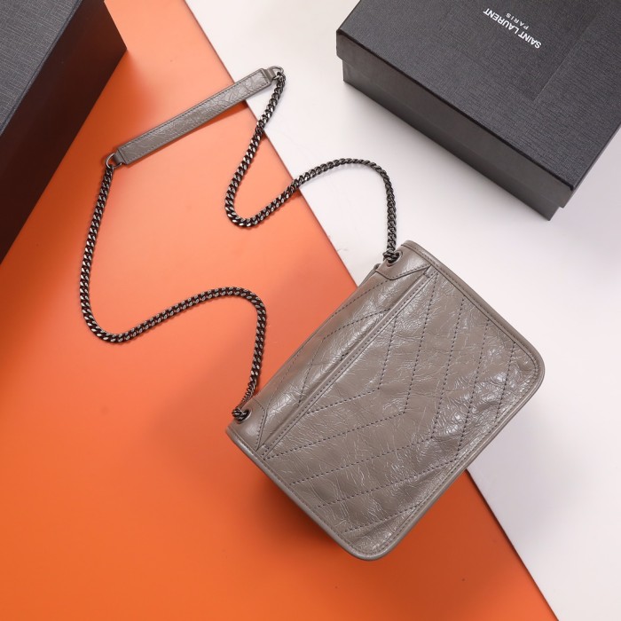 Handbags SAINT LAURENT 533037 size 22x16.5x12 cm