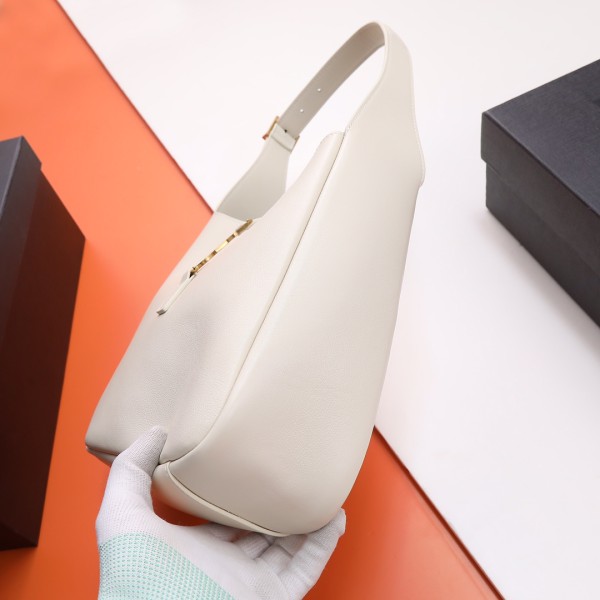 Handbags SAINT LAURENT 657230 size 24×24×10 cm