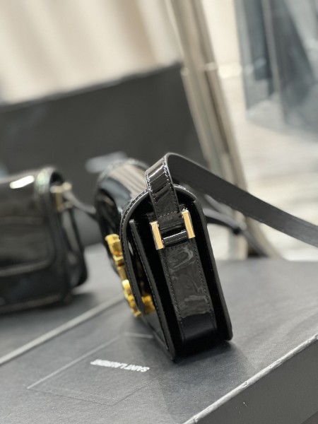 Handbags SAINT LAURENT 675626 size 19×13×5 cm