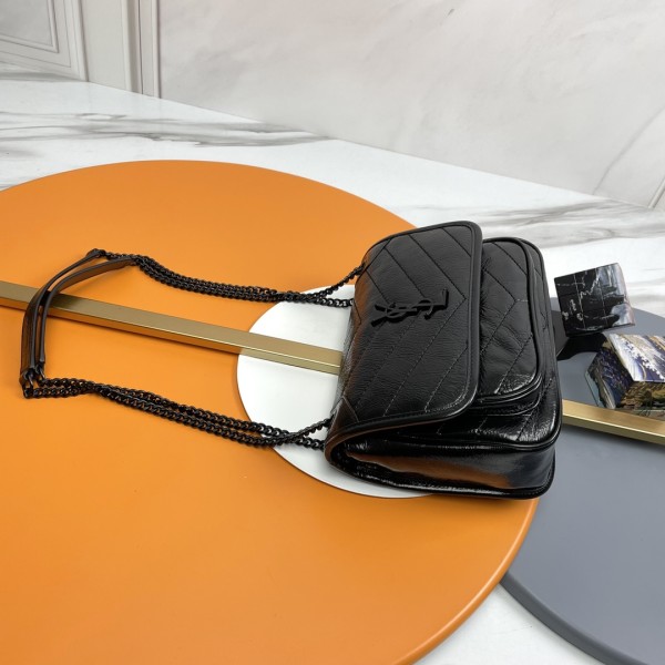 Handbags SAINT LAURENT 533037 size 22x16.5x12 cm