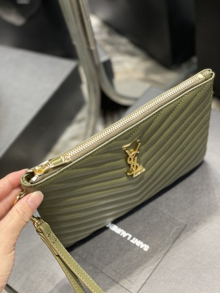 Handbags SAINT LAURENT 379039 size 24×17.5×1.5 cm