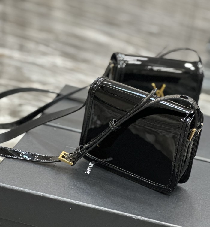 Handbags SAINT LAURENT 675626 size 19×13×5 cm