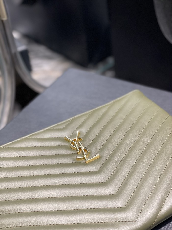 Handbags SAINT LAURENT 379039 size 24×17.5×1.5 cm