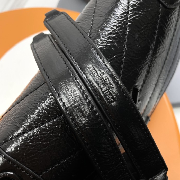 Handbags SAINT LAURENT 533037 size 22x16.5x12 cm