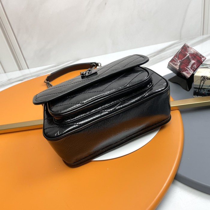 Handbags SAINT LAURENT 533037 size 26x21x13 cm