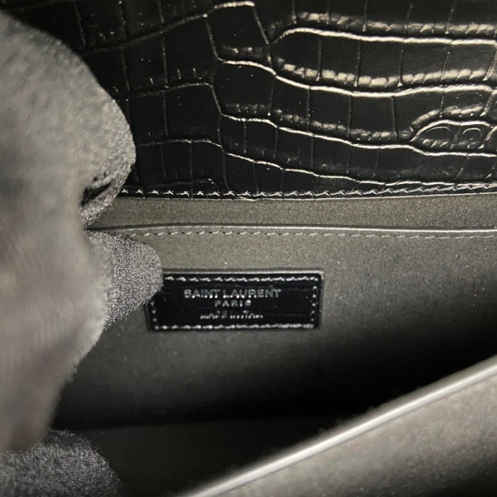 Handbags SAINT LAURENT 442906 size 22x8x16 cm