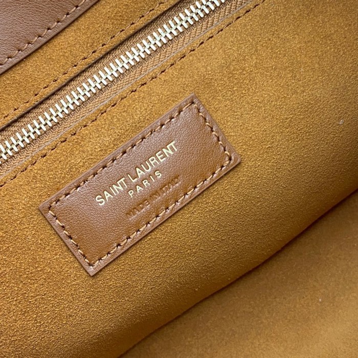 Handbags SAINT LAURENT 657228 size 24.5*14*6 cm