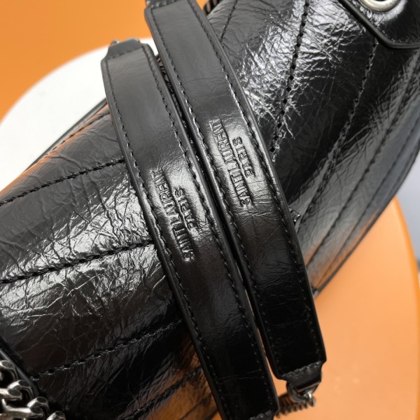 Handbags SAINT LAURENT 533037 size 26x21x13 cm