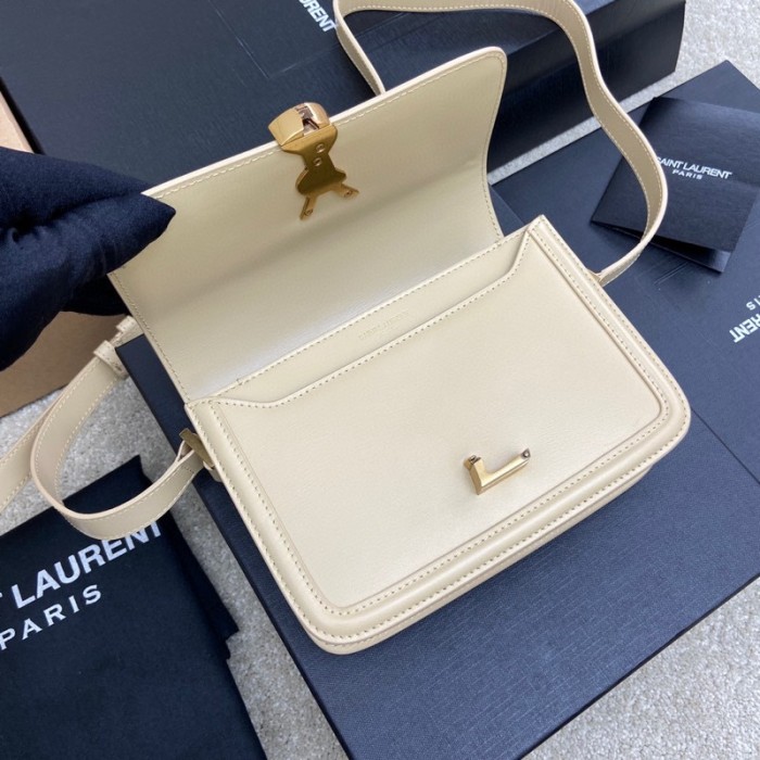 Handbags SAINT LAURENT 635306 size 19*14*6 cm