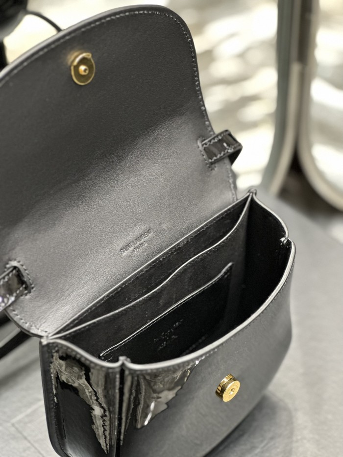 Handbags SAINT LAURENT 619740 size 18x15.5x5.5 cm