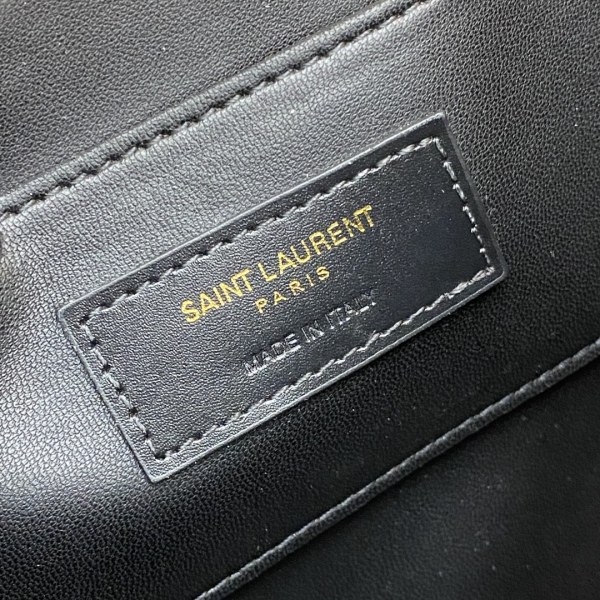 Handbags SAINT LAURENT 634305 size 23*16*6 cm