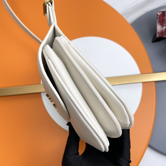 Handbags SAINT LAURENT 686742 size 19×15×8 cm