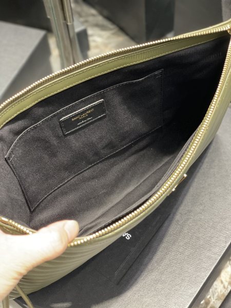 Handbags SAINT LAURENT 440222 size 36x24.5x2.5 cm