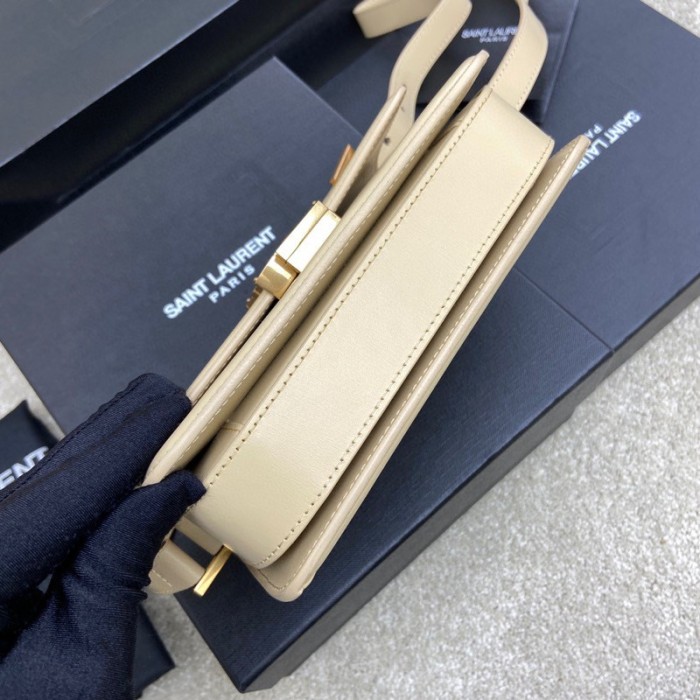 Handbags SAINT LAURENT 635306 size 19*14*6 cm