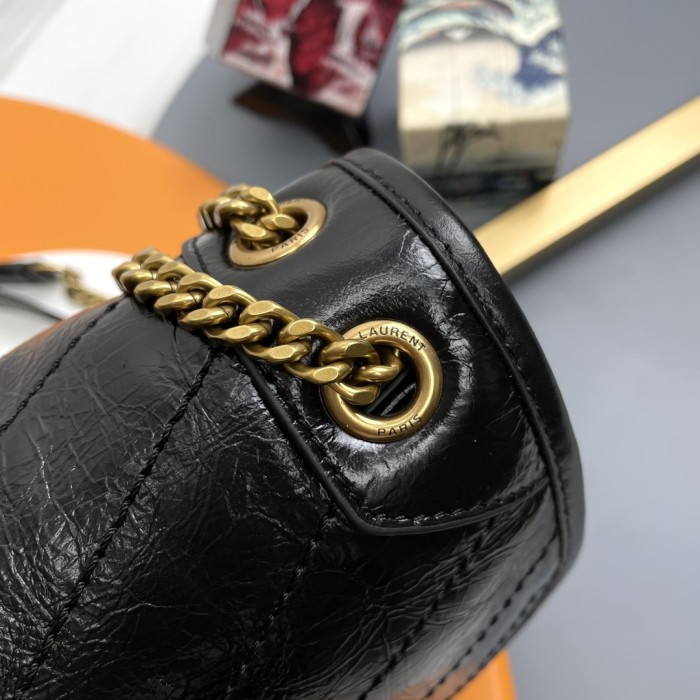 Handbags SAINT LAURENT 533037 size 22x16.5x12 cm