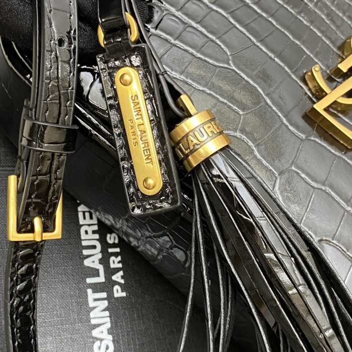 Handbags SAINT LAURENT 520534 size 23x16x6 cm