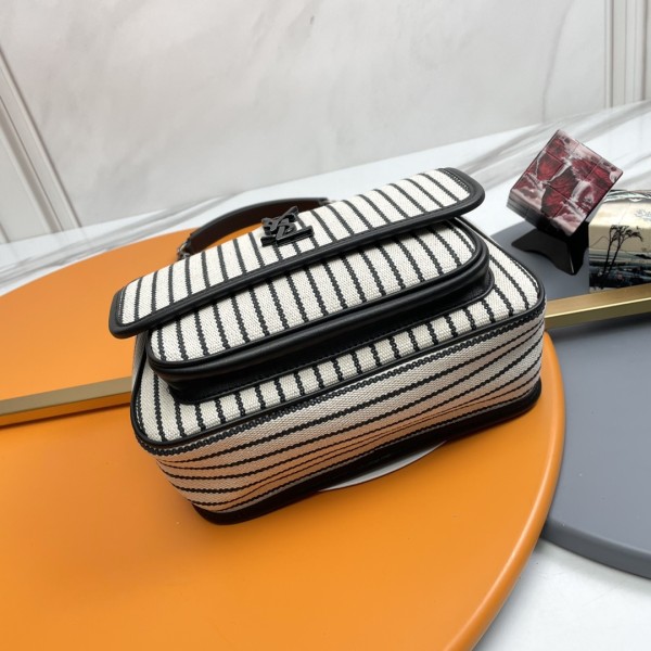 Handbags SAINT LAURENT 533037 size 22×16.5×12 cm