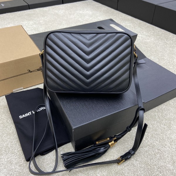 SAINT LAURENT Calfskin Messenger Bag Crossbody Bag Shoulder Bag Regular Women's Black 761554-DV707-1000 size 23*6*16 cm