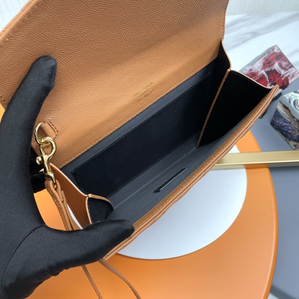 Handbags SAINT LAURENT 617662 size 21x16x3 cm