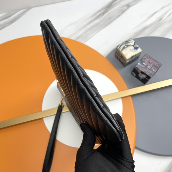 Handbags SAINT LAURENT 413444 size 30×21.5×2 cm