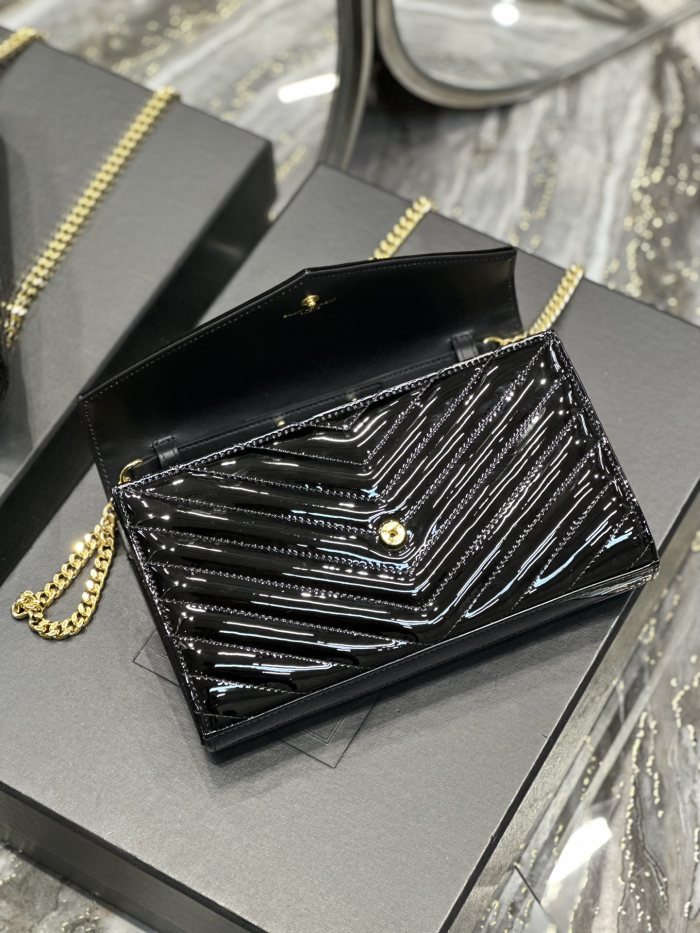 Handbags SAINT LAURENT 377828 size 22.5x14x4 cm