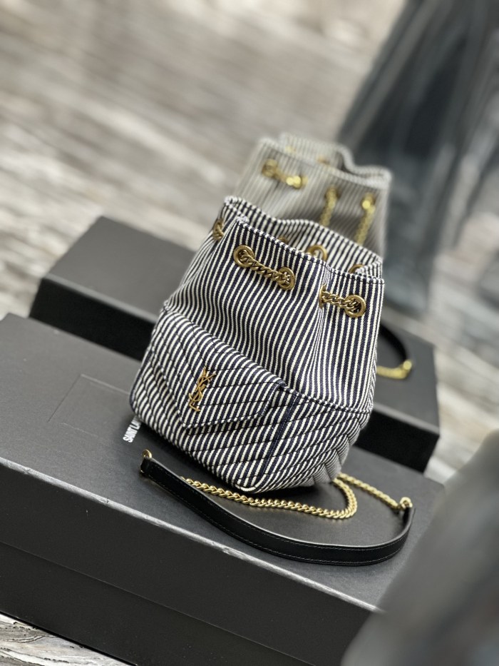 Handbags SAINT LAURENT 631052 size 19x13x13 cm