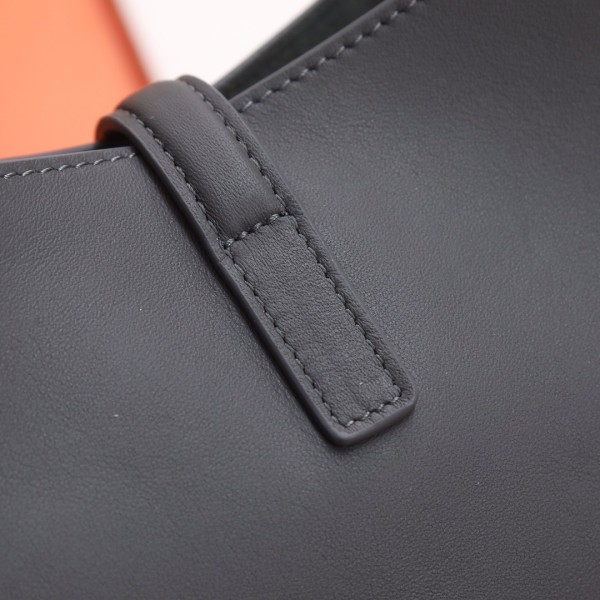 Handbags SAINT LAURENT 657230 size  24×24×10 cm