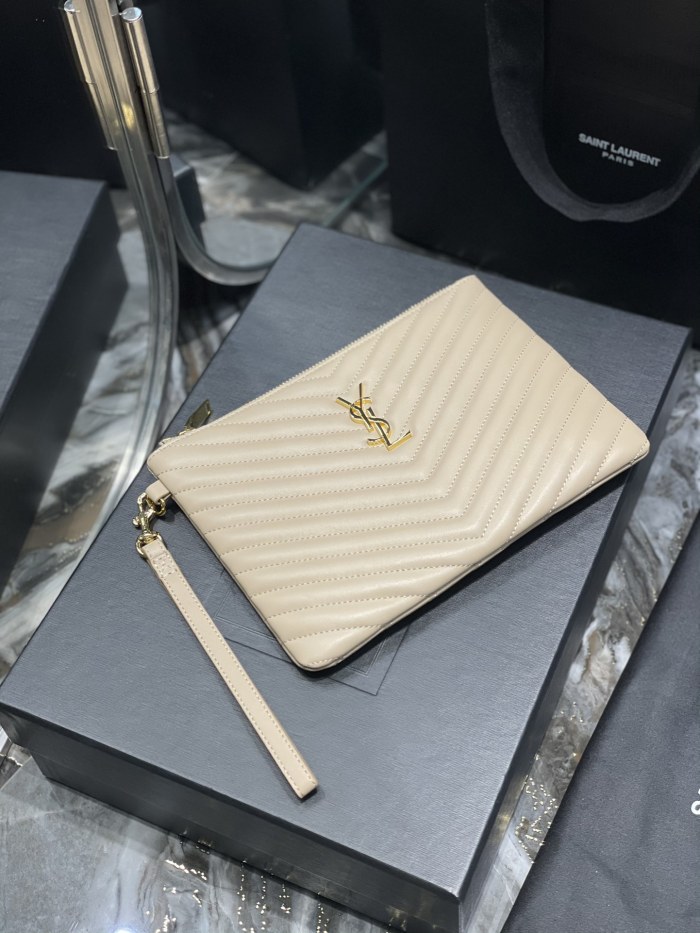 Handbags SAINT LAURENT 379039 size  24×17.5×1.5 cm