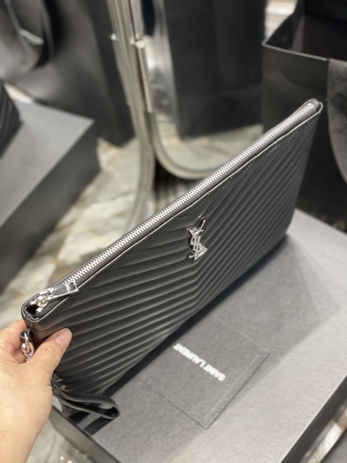 Handbags SAINT LAURENT 440222 size 36x24.5x2.5 cm