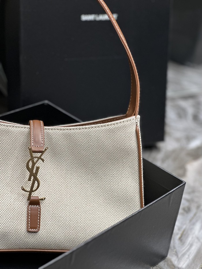 Handbags SAINT LAURENT 657228 size 25X14X6 cm