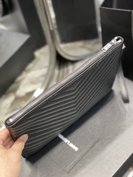 Handbags SAINT LAURENT 413444 size 30×21.5×2 cm