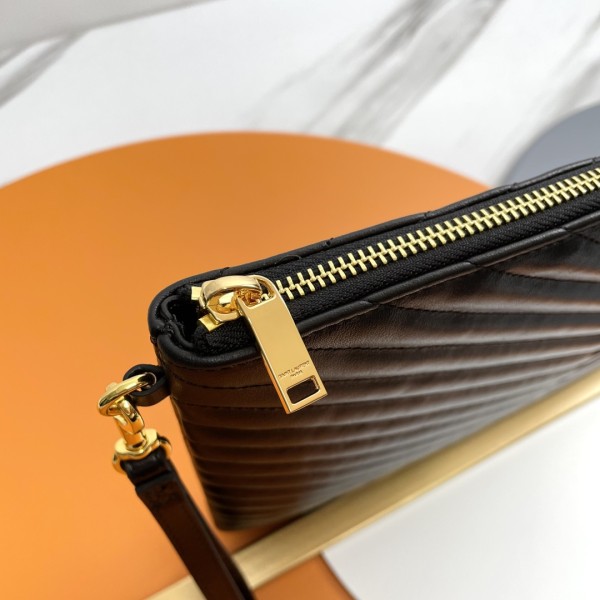 Handbags SAINT LAURENT 440222 size 36x24.5x2.5 cm