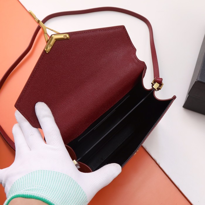 Handbags SAINT LAURENT 602716 size 20×16×7.5 cm